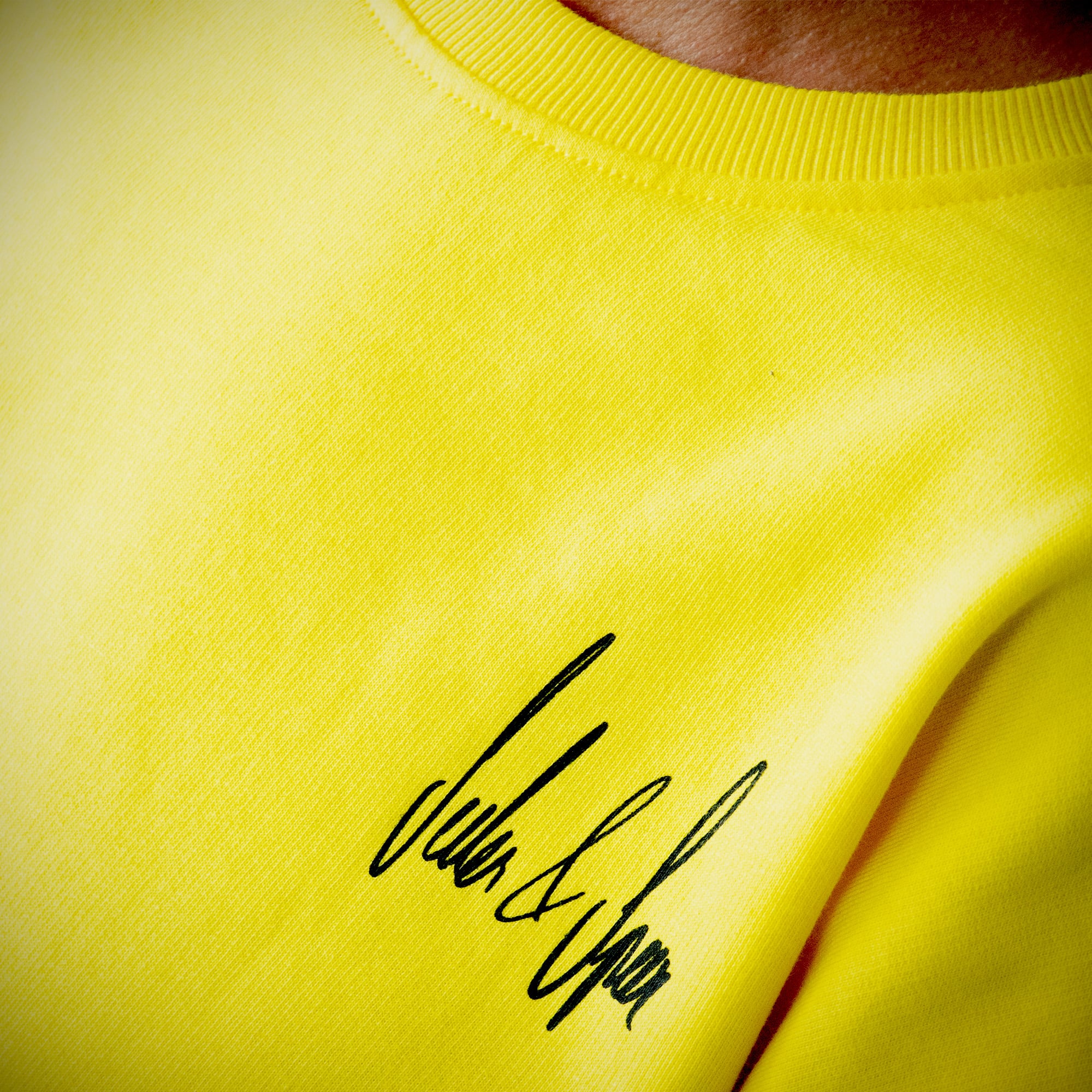 seiler-und-speer-girly-sweatshirt-barcode-gelb-oversize image 3
