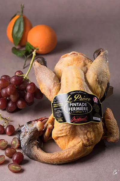 mi-ral-pintade-fermi-re-prince-de-dombes-label-rouge-perlhuhn-frisch image 1
