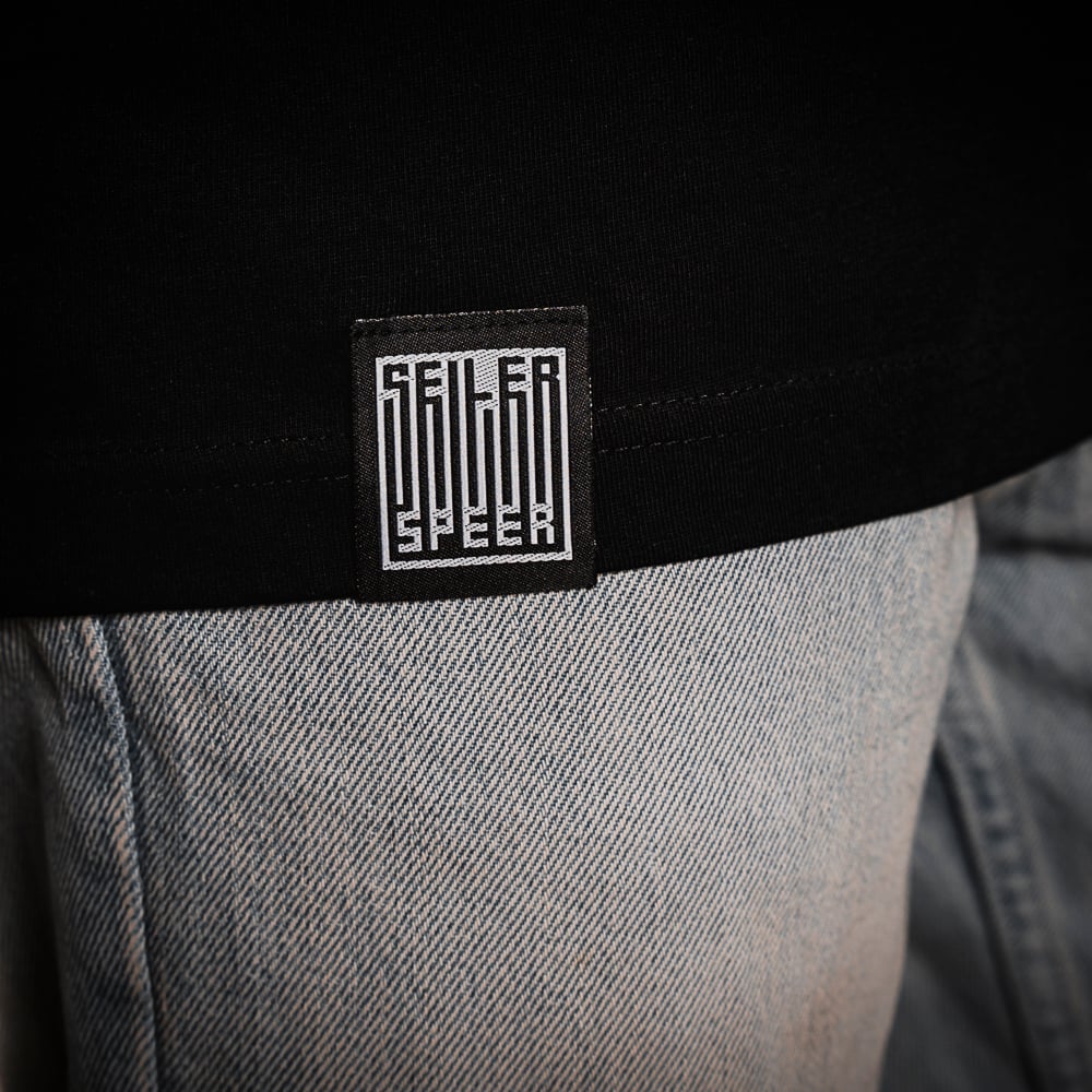 seiler-und-speer-t-shirt-schwarz-barcode-unisex image 4
