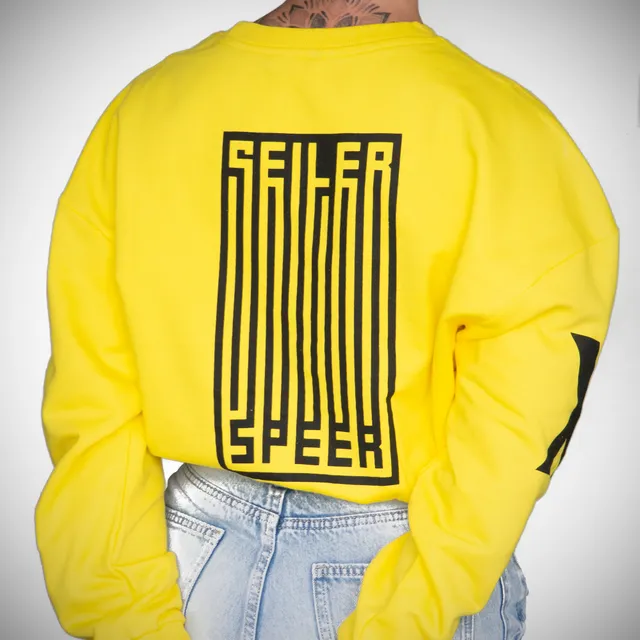seiler-und-speer-girly-sweatshirt-barcode-gelb-oversize image 1
